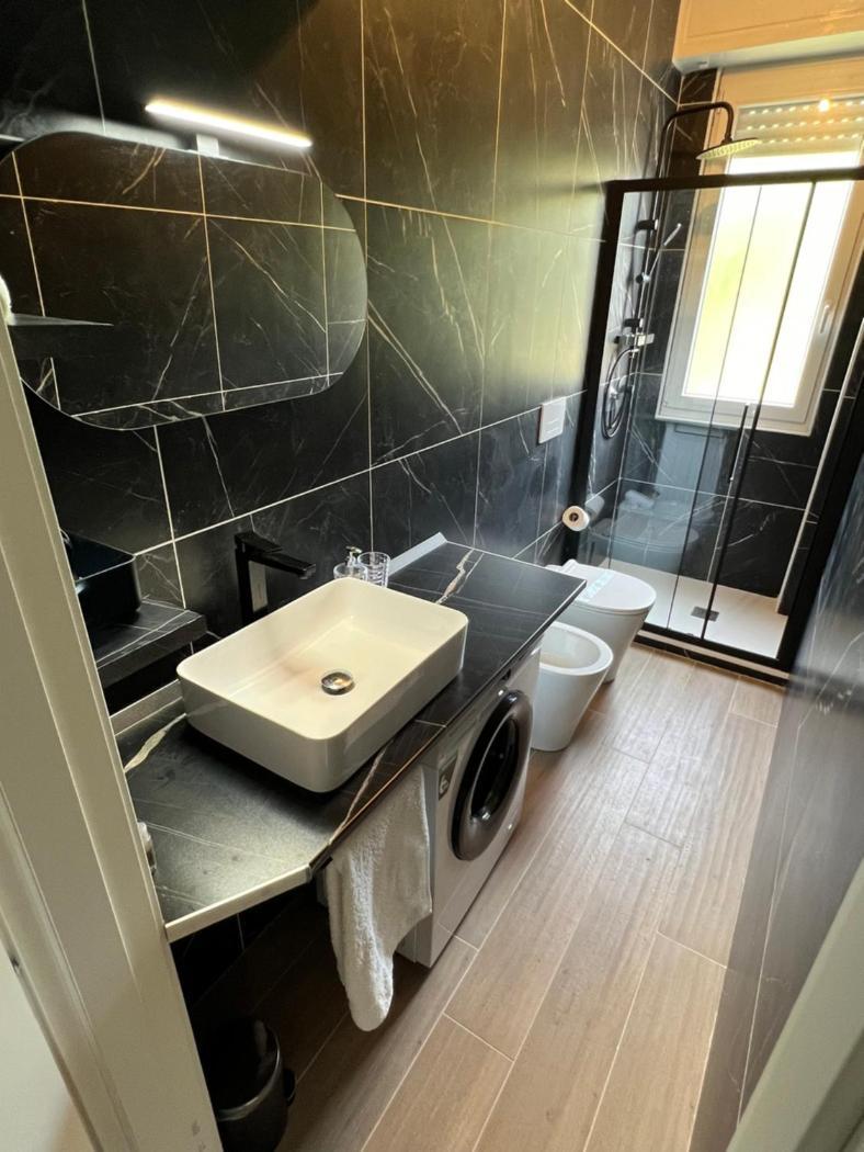 דירות מילאנו Moderno Ed Elegante Loft Con Balcone מראה חיצוני תמונה