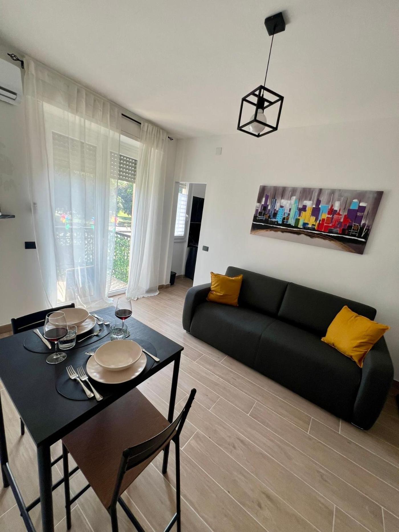 דירות מילאנו Moderno Ed Elegante Loft Con Balcone מראה חיצוני תמונה