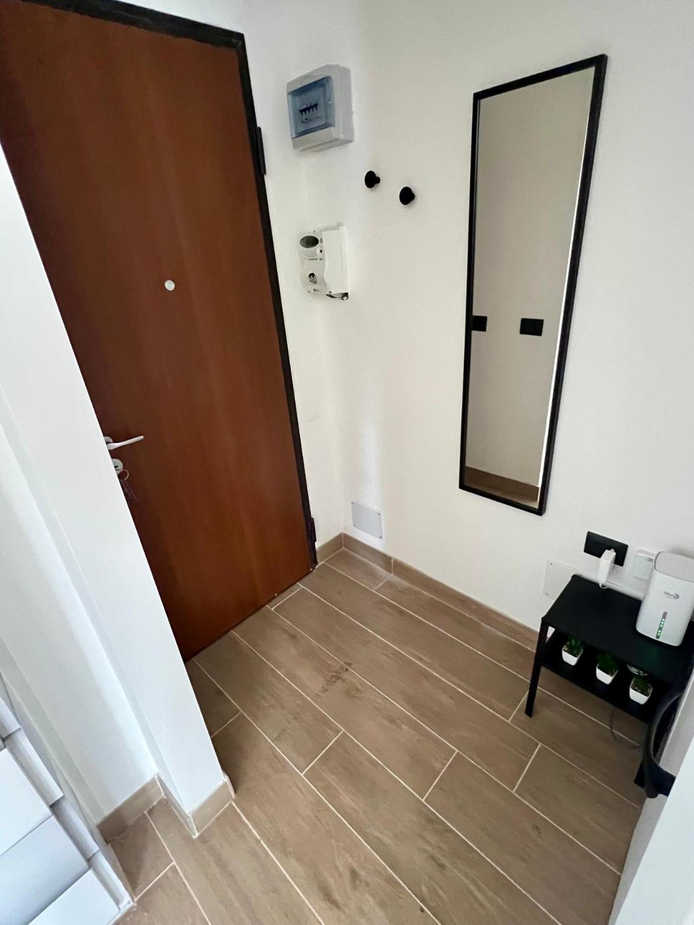דירות מילאנו Moderno Ed Elegante Loft Con Balcone מראה חיצוני תמונה
